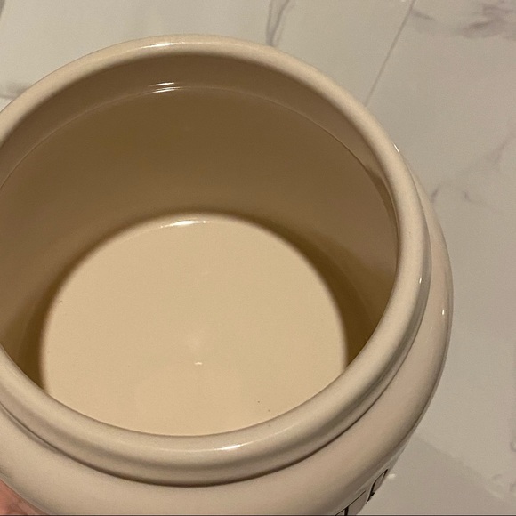 ⭐️HP⭐️ BNWT Rae Dunn “Dog Treats” Jar - Picture 5 of 6
